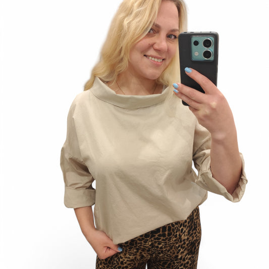 Bluse mit Kragen in Beige