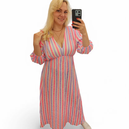Gestreiftes Musselin Kleid in Flieder-Pink-Weiß