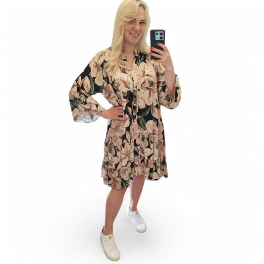 Kleid mit floralem Muster in Beige