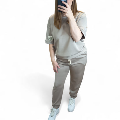 kurzärmliger Jogginganzug/ Jogging Zweiteiler in Braun