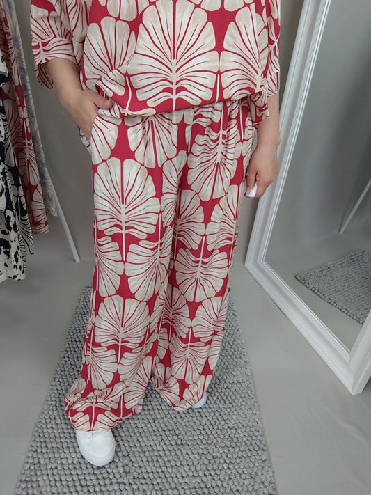 Weite Hose mit Print in Beige-Rot