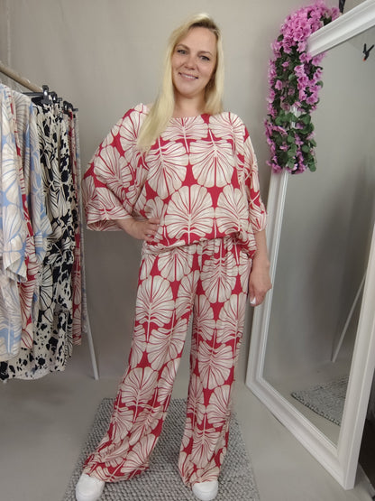 Shirt mit Print in Beige-Rot