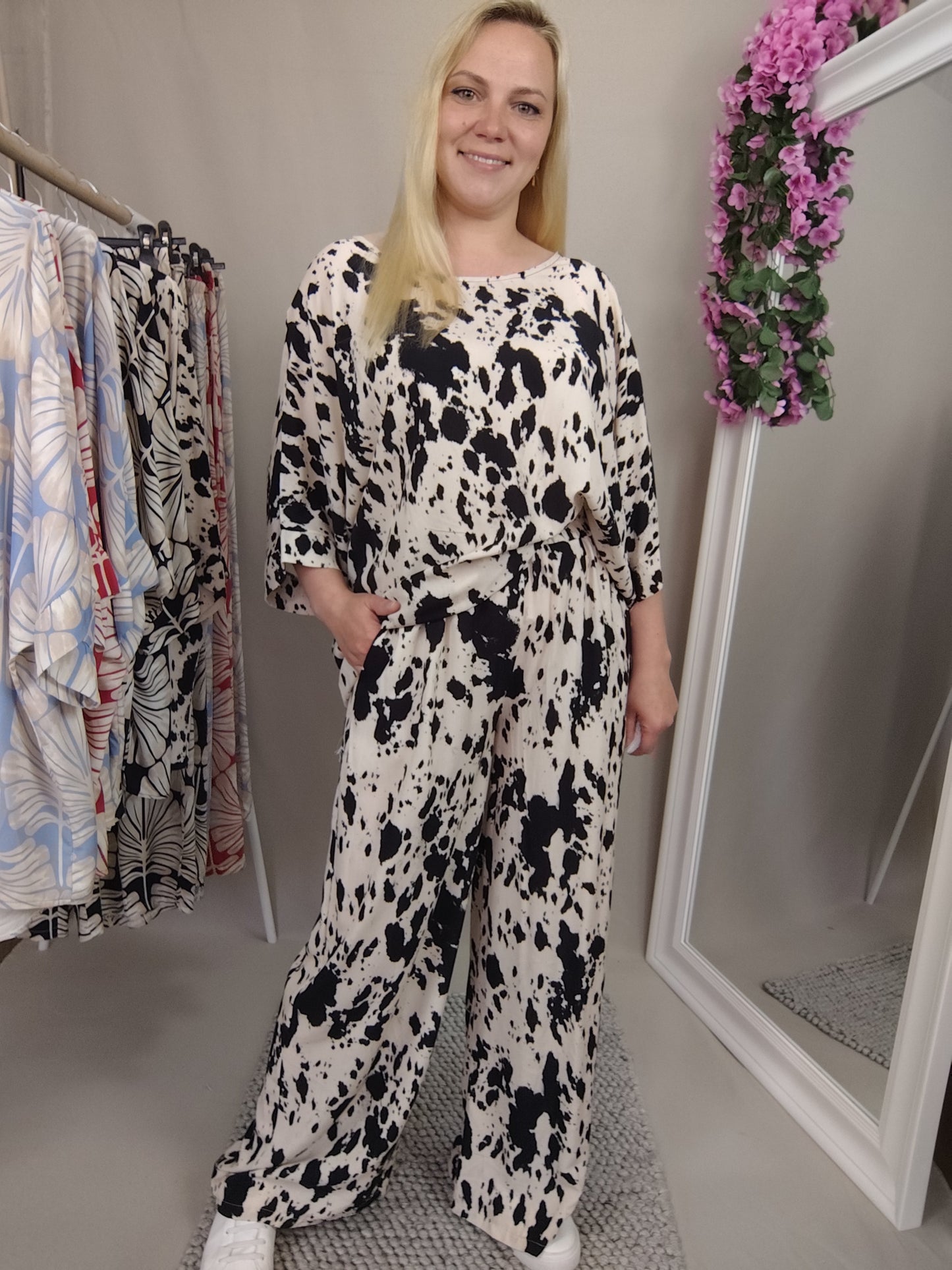 Shirt mit Print in Beige-Schwarz