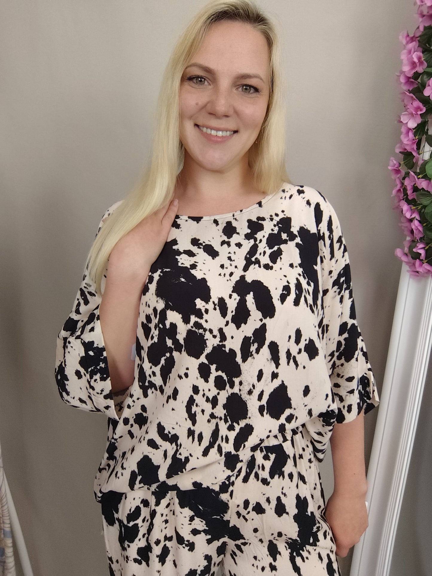 Shirt mit Print in Beige-Schwarz