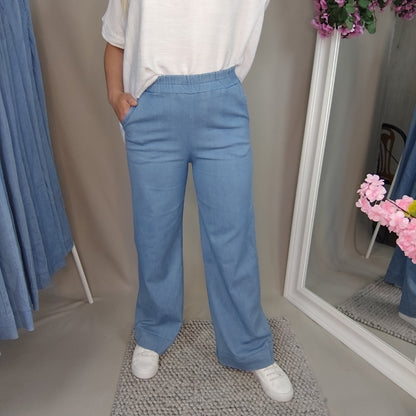 Weite Hose in Denimblau