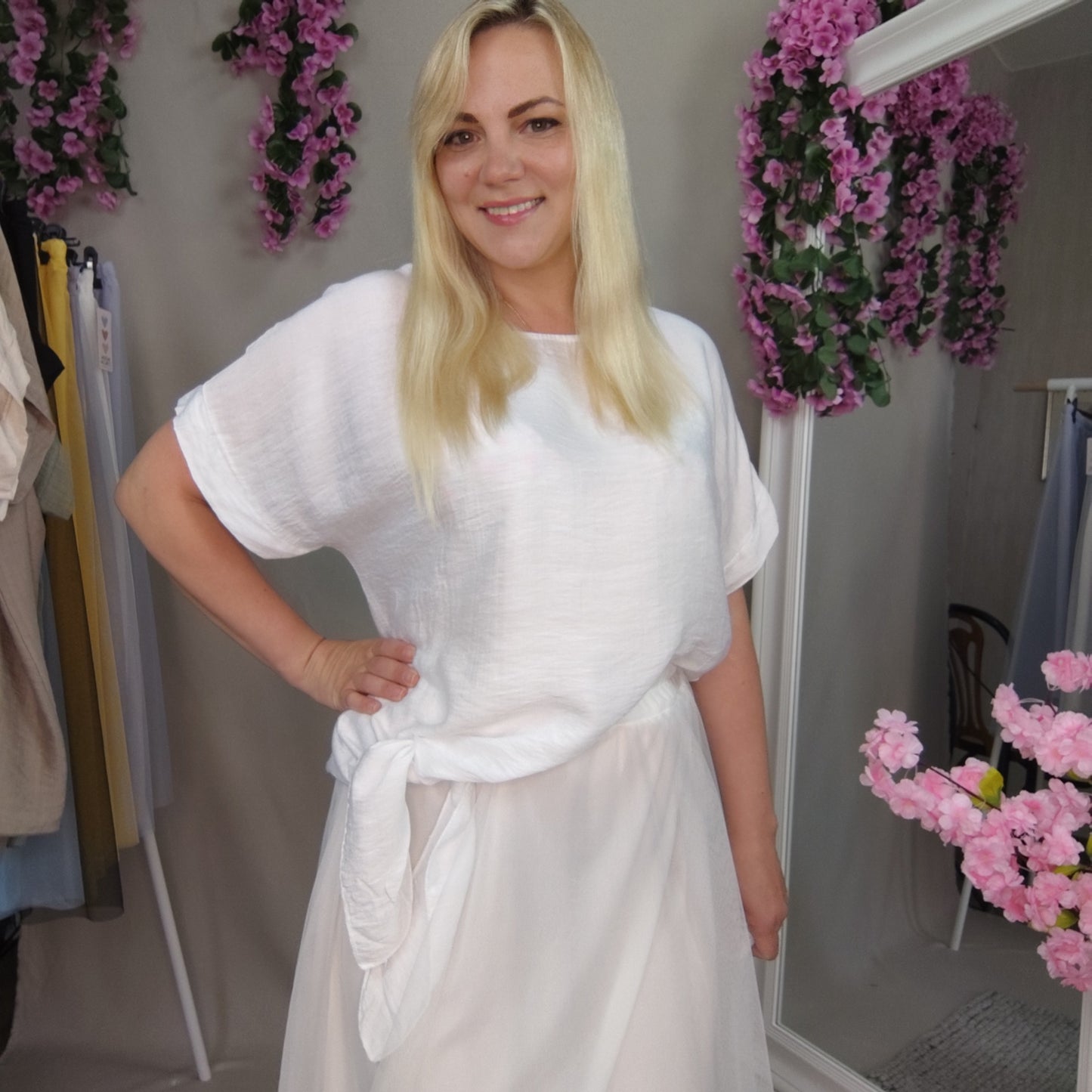 Viskosebluse mit Bindesaum in Weiß