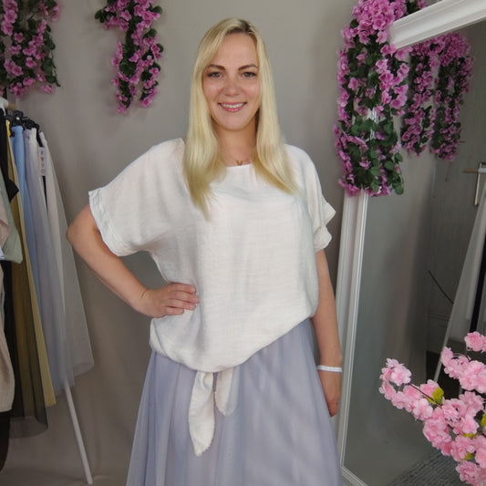 Viskosebluse mit Bindesaum in Beige