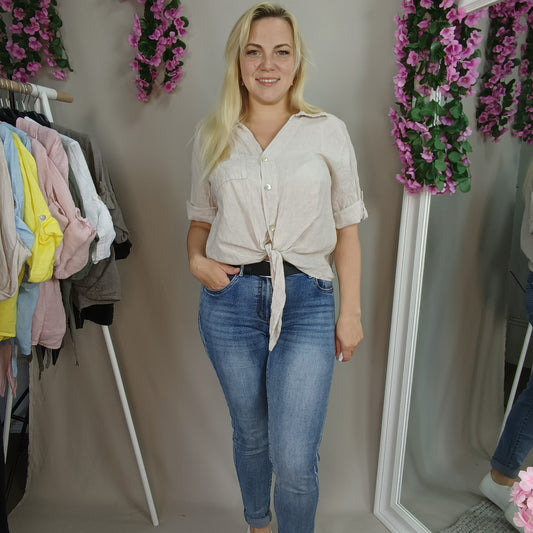 Kurze Leinenbluse zum Knoten in Beige