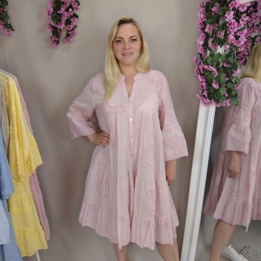 Luftiges Sommerkleid in Rosa