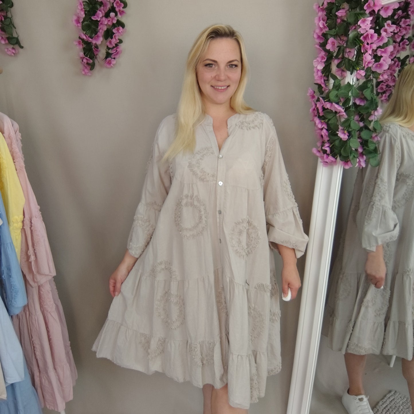 Luftiges Sommerkleid in Beige