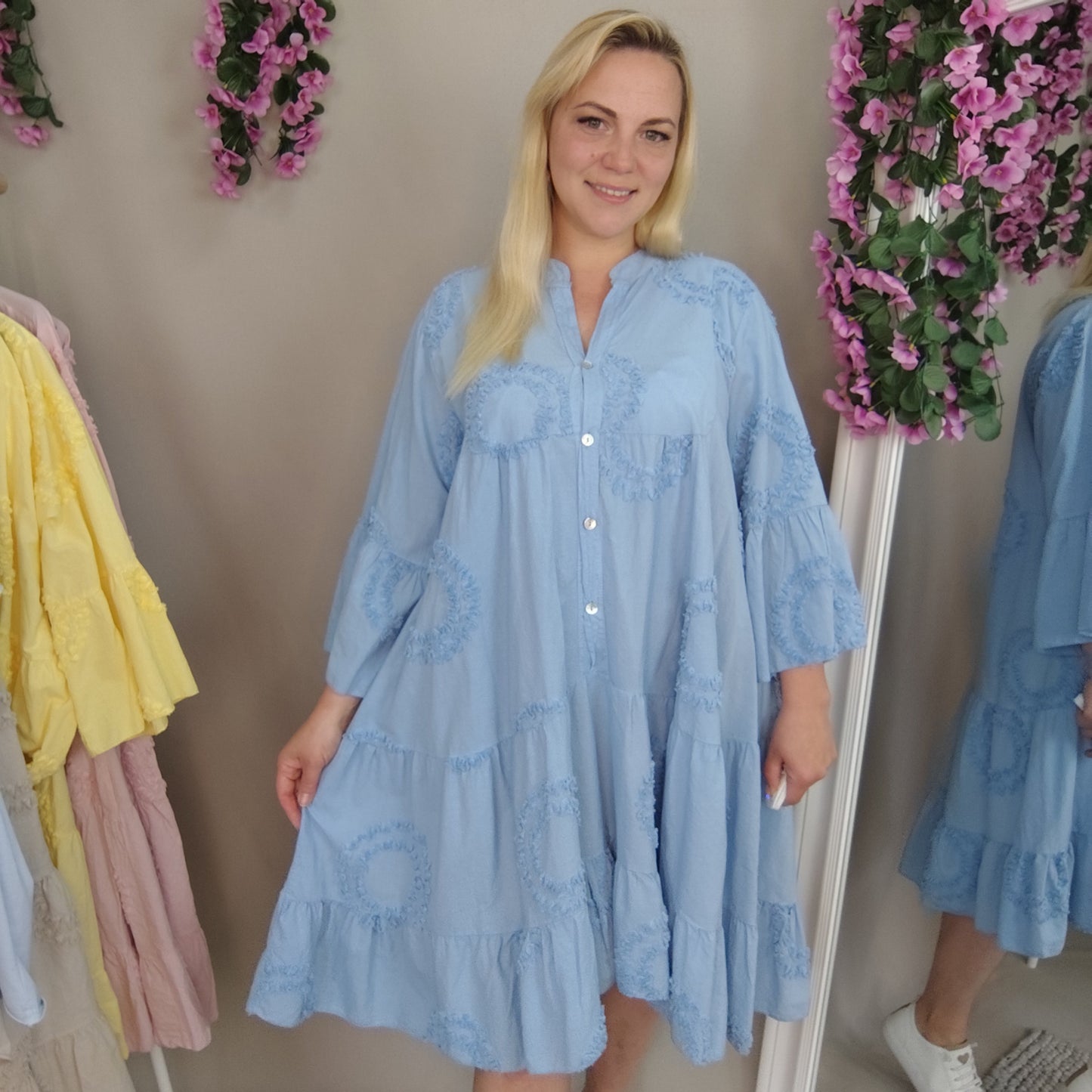 Luftiges Sommerkleid in Blau