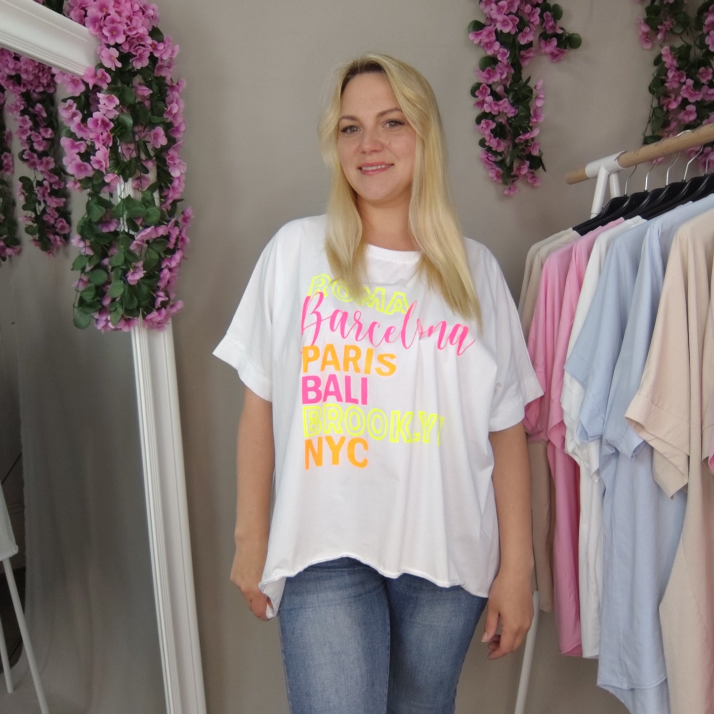 T-Shirt mit Aufdruck in Weiß