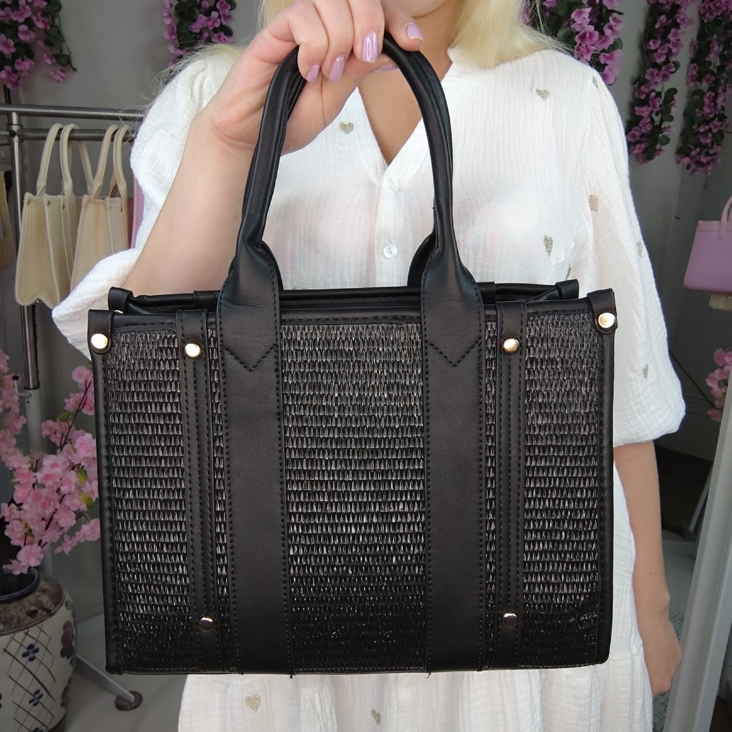 Handtasche mit Flechtoptik in Schwarz