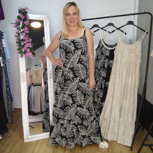 Langes Sommerkleid mit Muster in Beige-Schwarz
