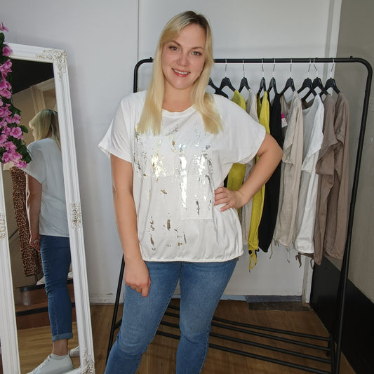 Kurzarm-Shirt mit Muster und Tunnelzug in Weiß