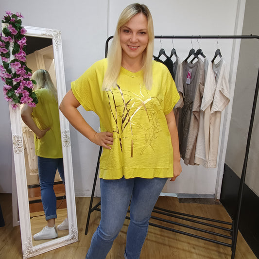 Kurzarm-Shirt mit Muster in Senfgelb