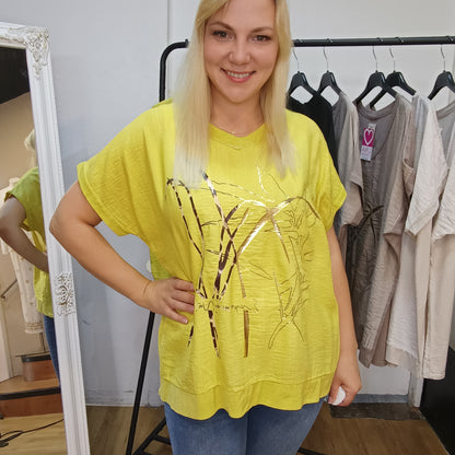 Kurzarm-Shirt mit Muster in Senfgelb