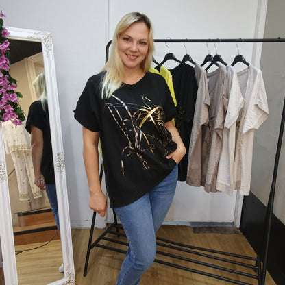 Kurzarm-Shirt mit Muster in Schwarz