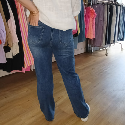 Wide Leg Jeans mit Gürtel