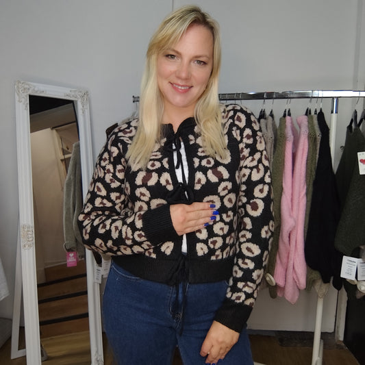Strickjacke "Shakira" mit Leomuster in Schwarz
