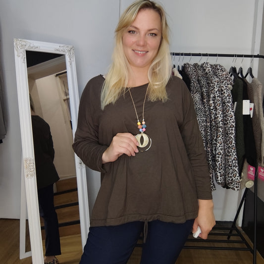 Shirt "Mandy" mit Kette in Dunkelbraun