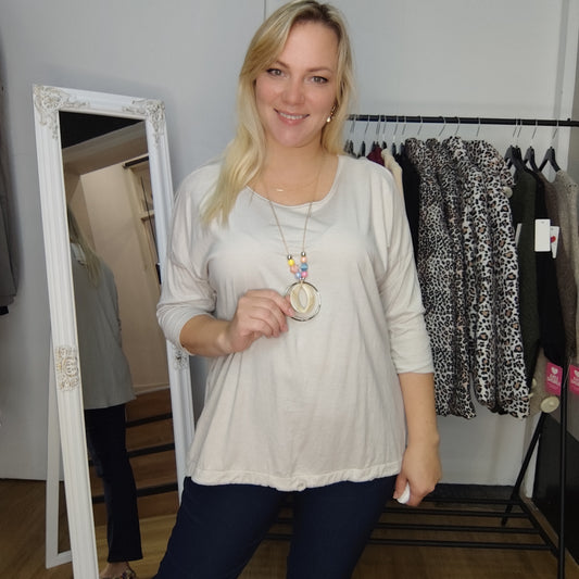 Shirt "Mandy" mit Kette in Beige