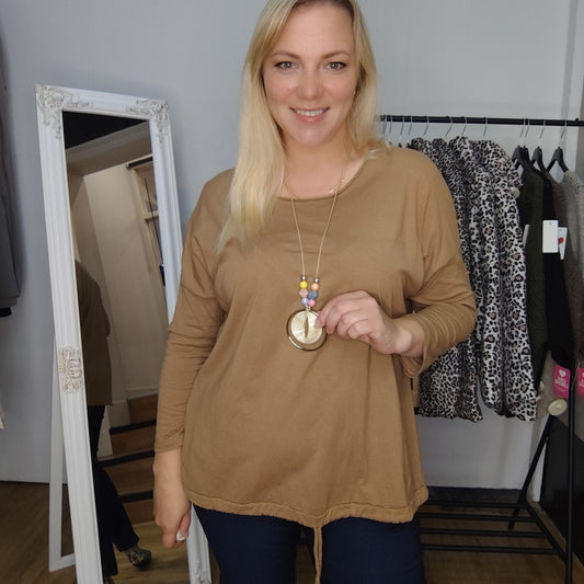 Shirt "Mandy" mit Kette in Braun