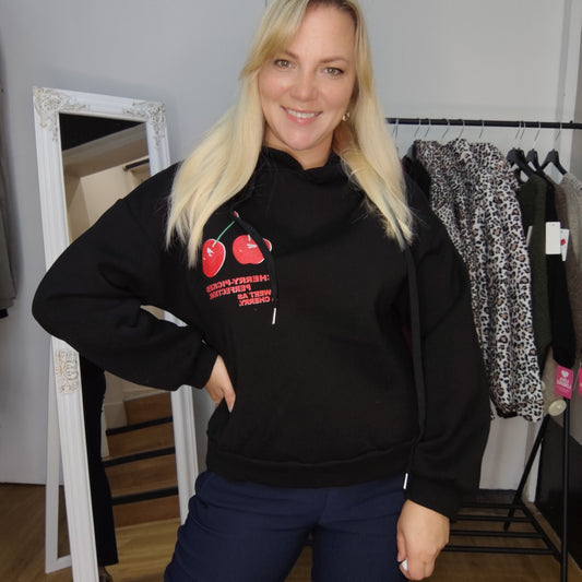 Pullover "Cherry" in Schwarz
