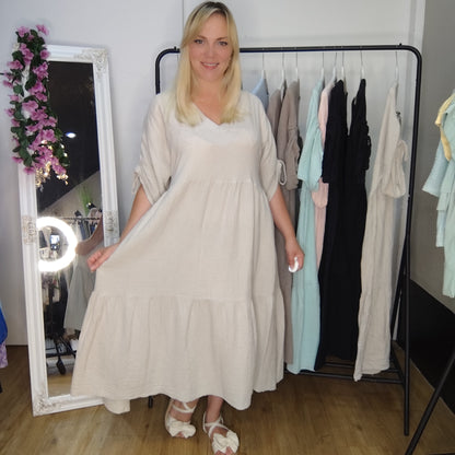 Musselin Kleid mit Raffung am Ärmel in Beige