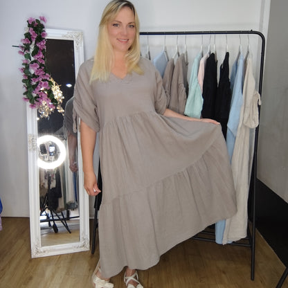 Musselin Kleid mit Raffung am Ärmel in Braun